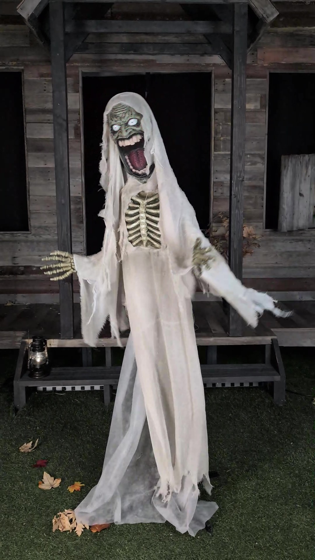This Graveyard Ghost is rising from the grave and ready to haunt your Halloween night! With haunting animation and ghostly sounds, it’s sure to send shivers down every spine that passes by.